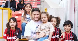 Çocuk ve Deprem : “Evi Canavarlar Taşıyor Baba”