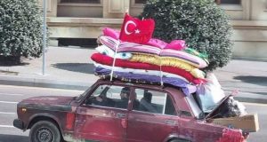 Kardeş, kardeşine kalbiyle koşandır